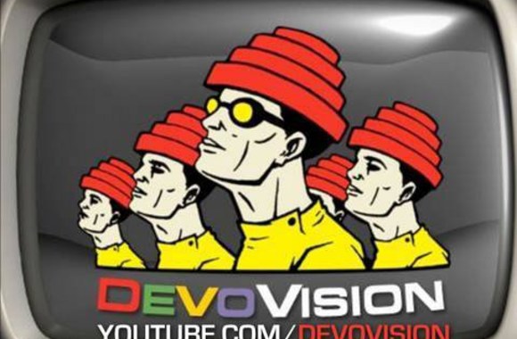 VIDEO kadras: Devo - Whip It 