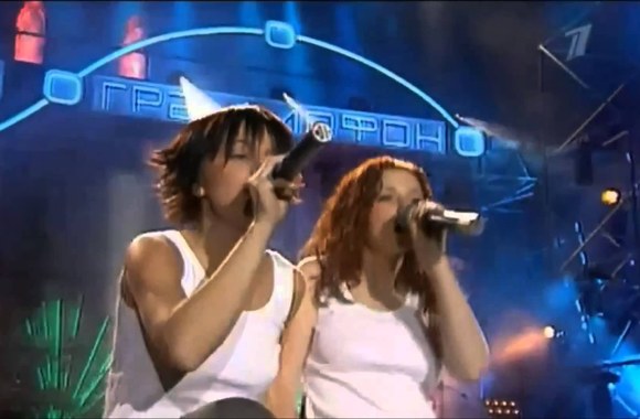 VIDEO kadras: T.A.T.U. Sočyje – „Nas ne dogoniat“