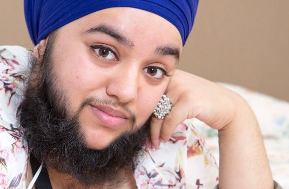 VIDEO kadras: Barzdota moteris pasakoja savo istoriją 