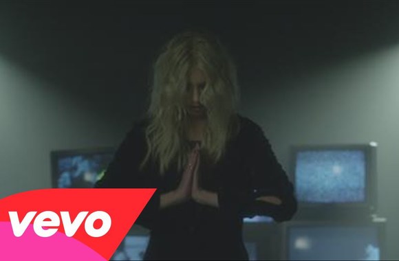 VIDEO kadras: Grupės „The Pretty Reckless“ dainos „Heaven Knows“ vaizdo klipas
