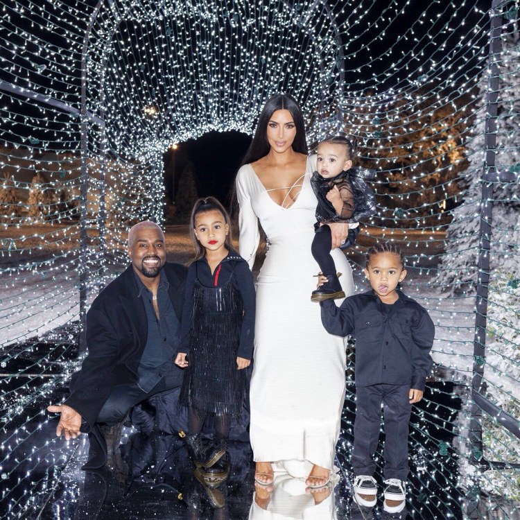 Kim Kardashian ir Kanye Westas su vaikais