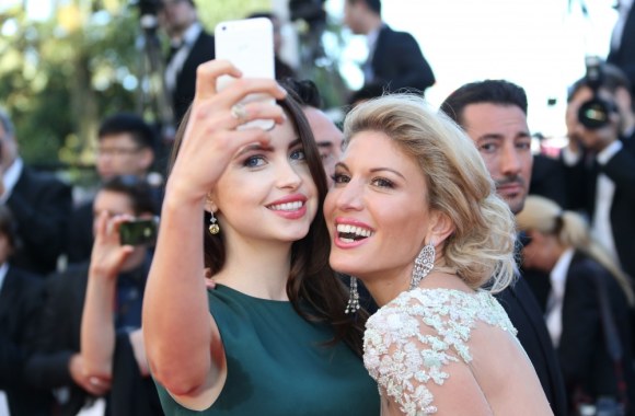 Hofit Golan (dešinėje)