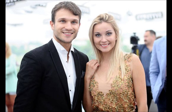 VIDEO kadras: Vaido Baumilos ir Justės Zinkevičiūtės sveikinimas Žmonės.lt skaitytojams Valentino dienos proga