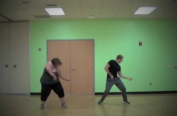 VIDEO kadras: Whitney Thore šokių serija „Fat Girl Dancing“
