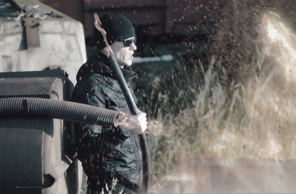 nerius-peciura-dega-fakelai