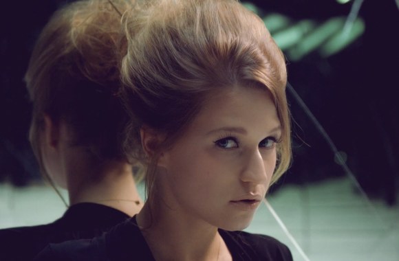 selah-sue-alone-official-video