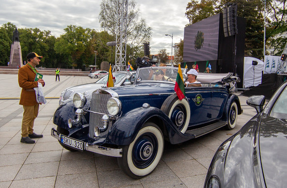 Baltijos kelio 30-mečio sukakčiai paminėti automobilių kolona važiuos iš Vilniaus iki Talino/Irmanto Gelūno/„ŽMONĖS Foto“ nuotr.
