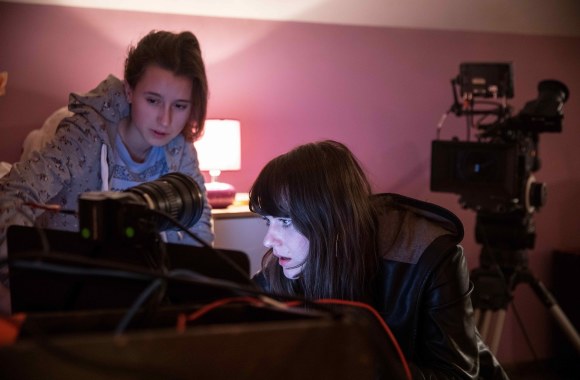 Kadras iš dokumentinio filmo „Sugauti tinkle“