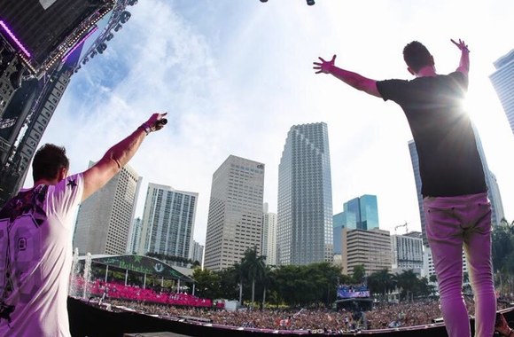 ww-live-at-ultra-music-festival-miami-2015