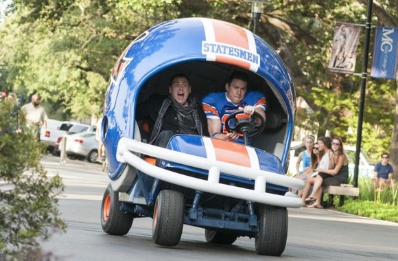 Jonah Hillas ir Channingas Tatumas filme „Nevykėliai po priedanga 2“