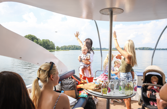 Iniciatyvos „Daugiau nei mama“ pasiplaukiojimas Trakuose/Smilės Jasiūnaitės nuotr.