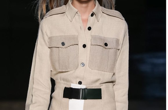 Victorios Beckham 2015 metų vasaros kolekcijos modelis