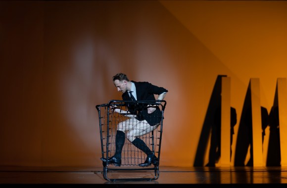 Dimitris Papaioannou šokio spektaklis „Transverse Orientation“ / Julian Mommert nuotr.