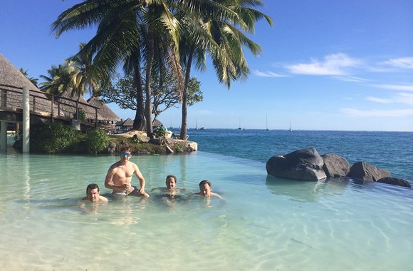 Jamesas Bluntas atsipalaiduoja Taityje