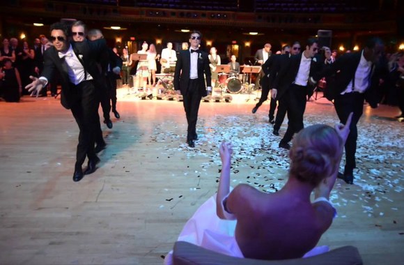 ballerina-wedding-surprise-groomsmen-dance