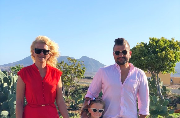 Laura Paukštė ir Dominykas Kubilius su dukra Matilda / Asmeninio archyvo nuotr.