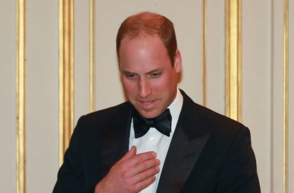 Princas Williamas su žmona Catherine apsilankė Didžiosios Britanijos ambasadoje Paryžiuje