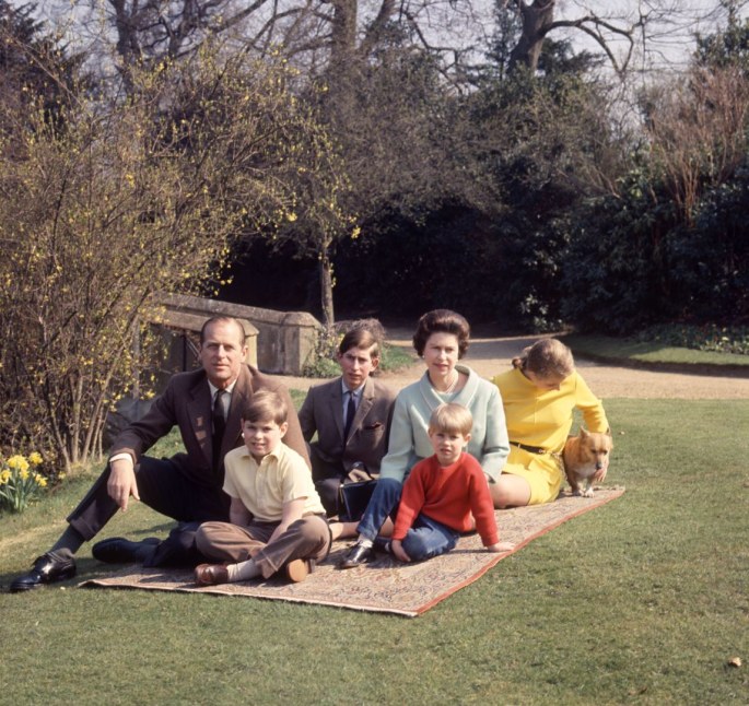 Princas Philipas, princas Andrew, princas Charlesas, princas Edwardas, Karalienė Elizabeth II ir princesė Anne (1968) / Vida Press nuotr.