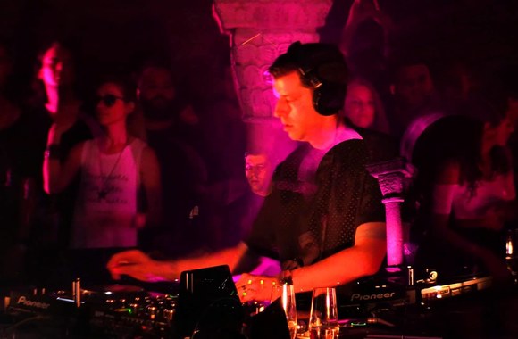 dixon-boiler-room-x-dekmantel-x-ir-dj-set