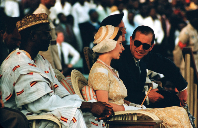 Princas Philipas ir Karalienė Elizabeth II per viešnagę Nigerijoje (1956) / Vida Press nuotr.