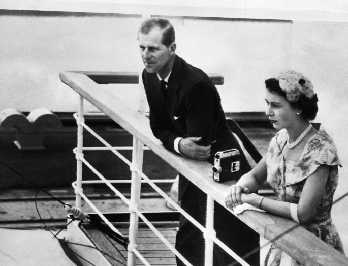 Princas Philipas ir Karalienė Elizabeth II prie Panamos kanalo (1953) / Vida Press nuotr.