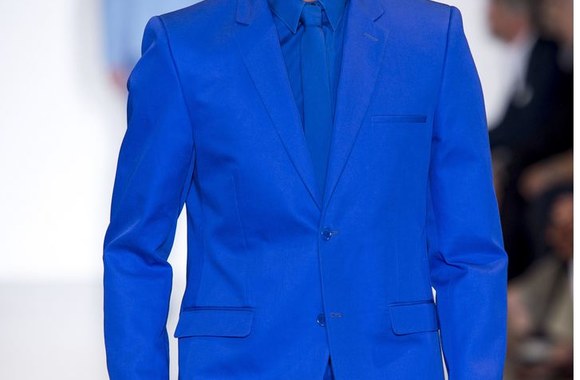 Calvino Kleino vyriškų kostiumų kolekcija 