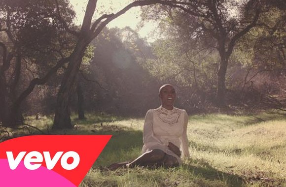 VIDEO kadras: Laura Mvula – „Green Garden“