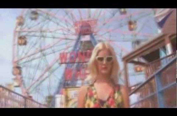 VIDEO kadras: Lana del Rey „Off to the Races“
