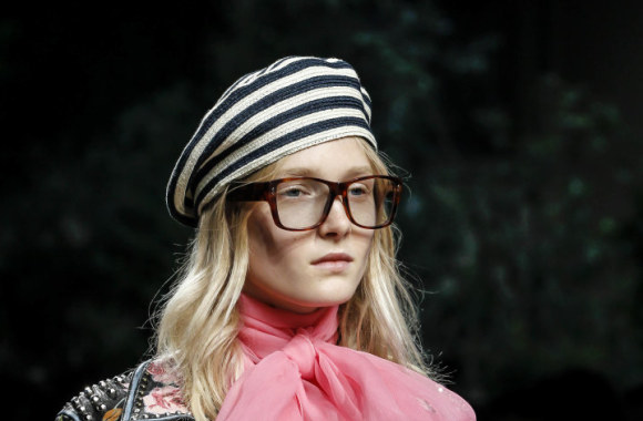 „Gucci“ 2016 m. pavasario-vasaros kolekcijos modelis