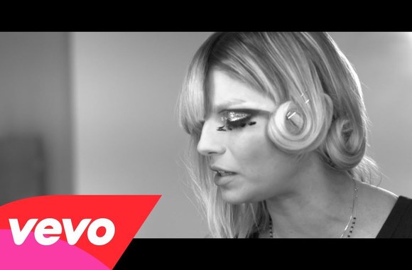 VIDEO kadras: Naujausia Emmos daina – „L\'amore non mi basta“