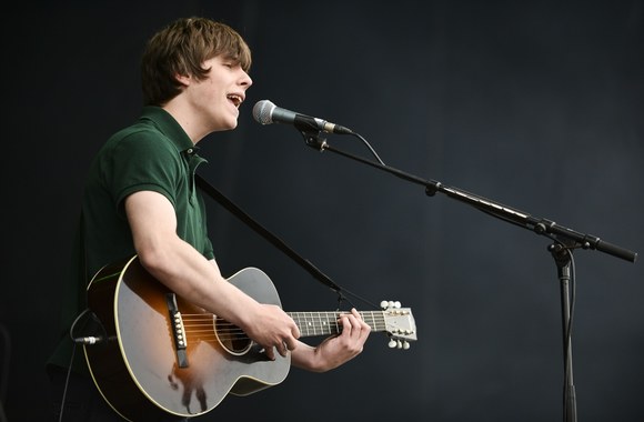 Jake'as Buggas švenčia 20-ąjį gimtadienį