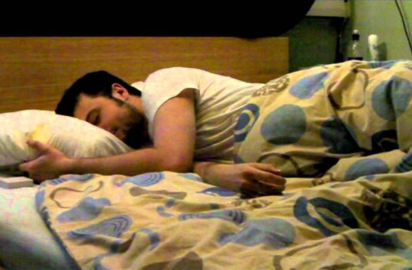 VIDEO kadras: „Pillow Talk“