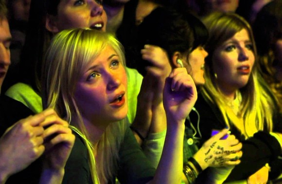 VIDEO kadras: „Glasvegas“ – „Shine Like Stars“