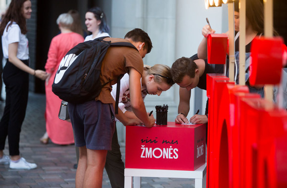 Filmų festivalis po atviru dangumi kvietė mėgautis ypatingu kino seansu 