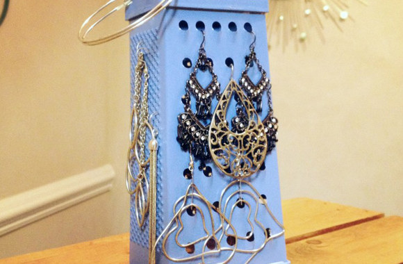 Tarka - papuošalams kabinti 