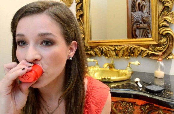 VIDEO kadras: Putlesnės lūpos akimirksniu