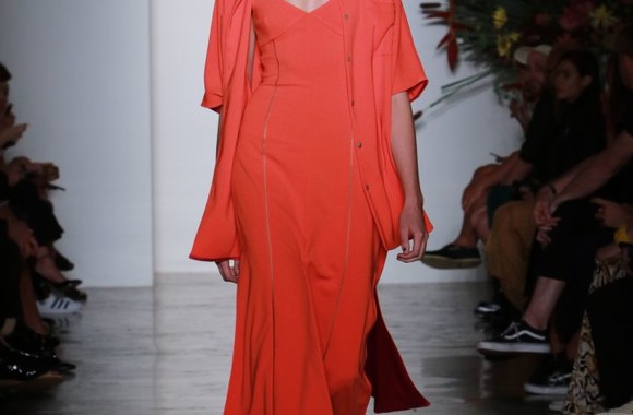 Oranžinės ir rožinės spalvų atspalviai Adam Selman kolekcijoje