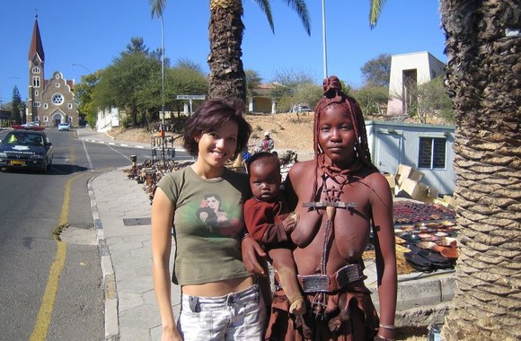 „Mis Namibija“ Ilka Adams (kairėje)