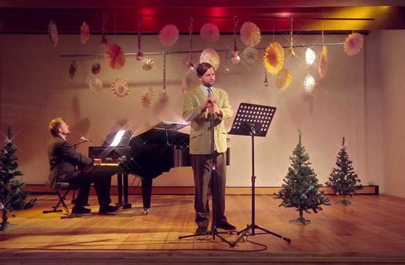 VIDEO kadras: „Golden Parazyth“ gerbėjams siunčia ironišką, bet nuoširdų kalėdinį sveikinimą