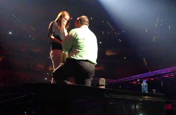 VIDEO kadras: Per Justino Timberlake\'o koncertą susižadėjo jo gerbėjai