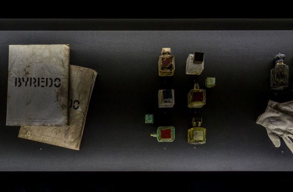 Specialiai „ART Vilnius“ aukštosios parfumerijos tinklas „Crème de la Crème“ sukūrė MOPA  – menamą parfumerijos meno muziejų