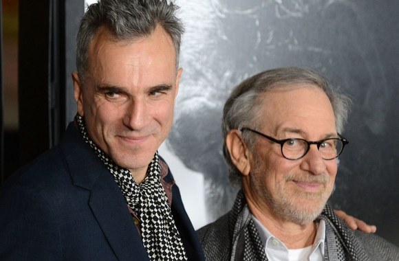 Danielis Day-Lewisas ir Stevenas Spielbergas (dešinėje)