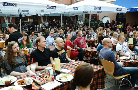 Aistės Smilgevičiūtės ir grupės „Skylė“ koncerto akimirka