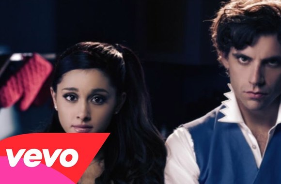 VIDEO kadras: Mika ir Ariana Grande – „Popular“ 