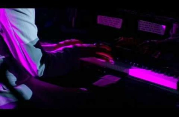 VIDEO kadras: Koncertuose Rufuso atliekama daina „Hallelujah“