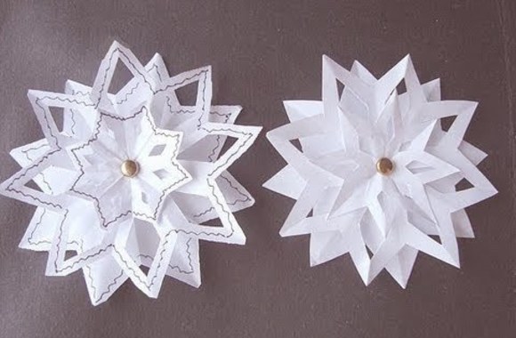 VIDEO kadras: Pamokėlė, kaip daryti popierines snaiges