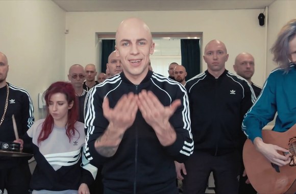 Vidas Bareikis feat. Sasha Song – Plikių daina (Official Music Video)