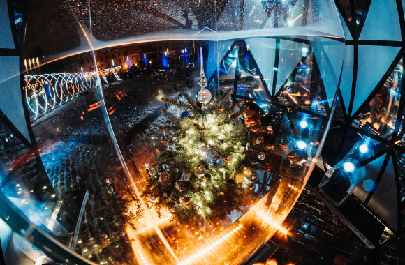 Klaipėdos unikalios kalėdinės eglės įžiebimo akimirka / Domo Rimeikos nuotr.