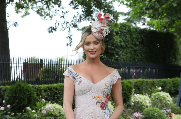 Askoto žirgų lenktynės žavi elegancija, tačiau pasitaiko ir gėdingai besielgiančių damų