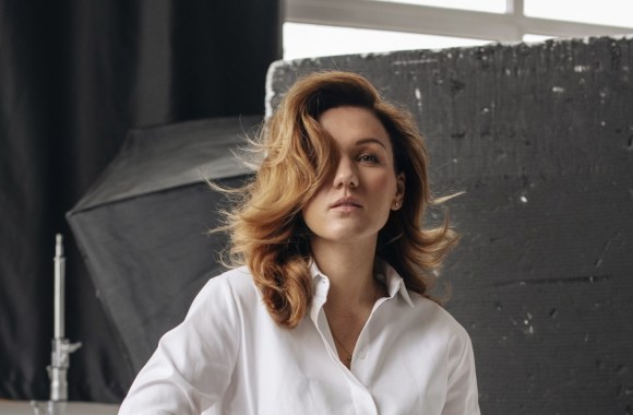 Agnė Gilytė / Gretos Gedminaitės nuotr., Vikos Mincės makiažas, plaukai – „OMĖ pojūčių vedlys“